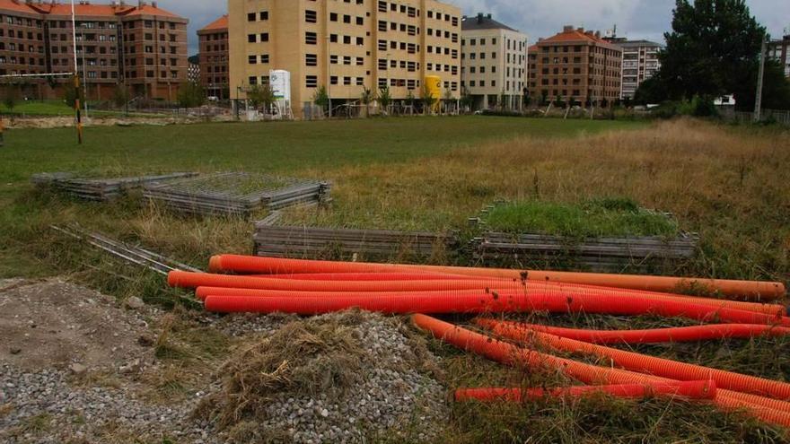 El campo de rugby de Mata-Jove, en plenas obras.