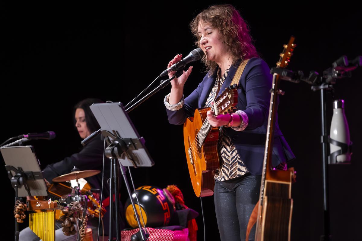 Eva Gómez presenta el seu nou treball inspirat en la poesia de l’escriptora Maria Beneyto.