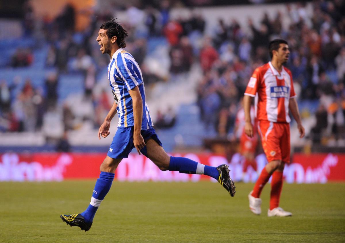 Lassad celebra su segundo gol con el Deportivo, en un partido contra el Almería en 2009.