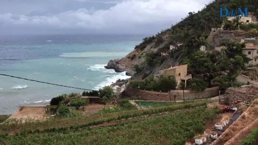 Una tormenta provoca cortes de carreteras, de luz y árboles caídos