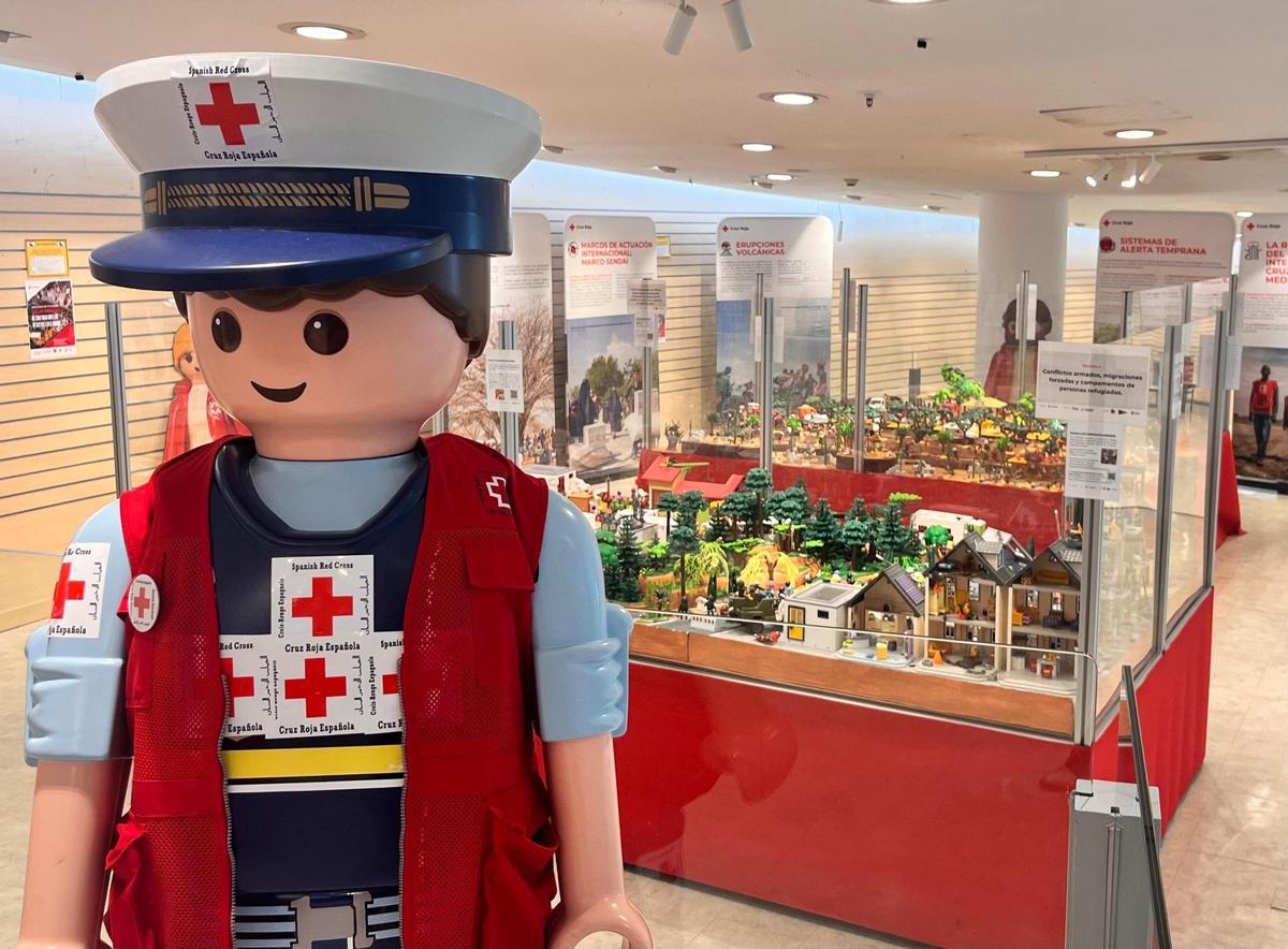 Exposición en la zona Rotor de El Corte Inglés de Elche.