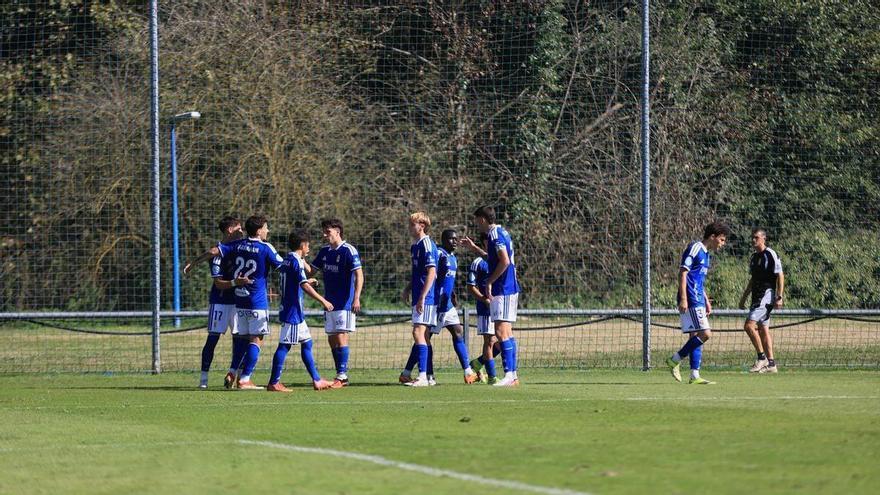 El Oviedo Vetusta logra una sufrida victoria ante el Rayo Cantabria con otra gran actuación de Enzo Cazorla