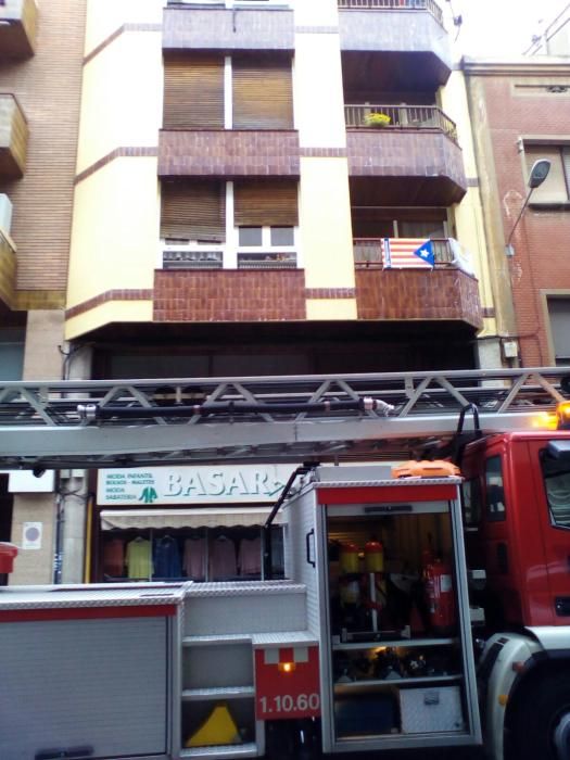 Incendi en un pis al centre de Manresa