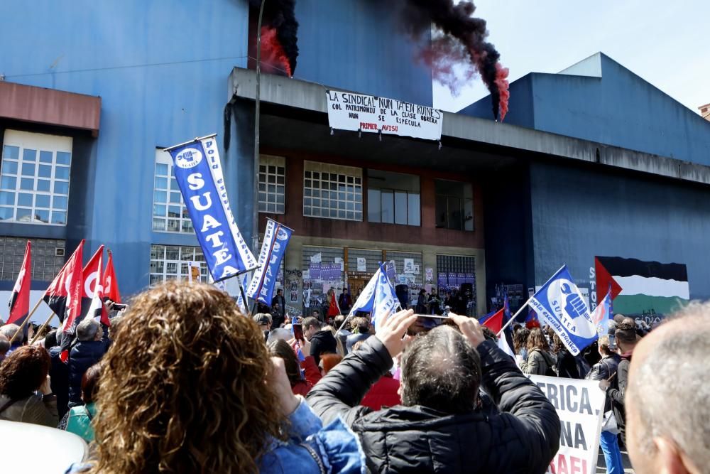 Los sindicatos minoritarios reclaman en Gijón políticas contra la precariedad