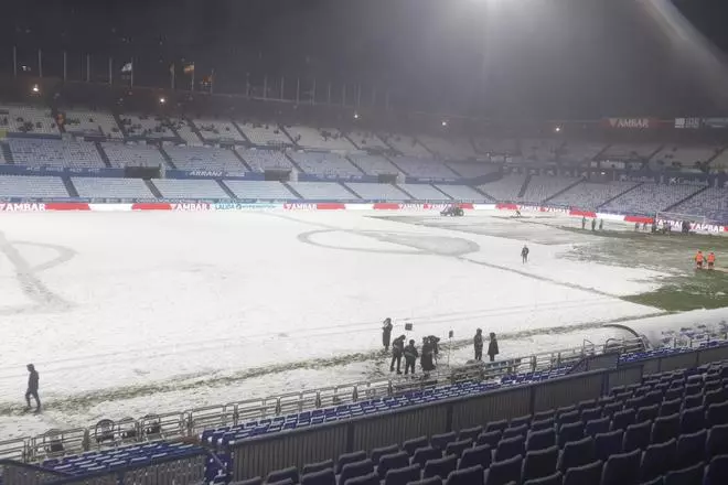 Real Zaragoza-Andorra, en imágenes: así estaba el estadio de La Romareda tras la nevada