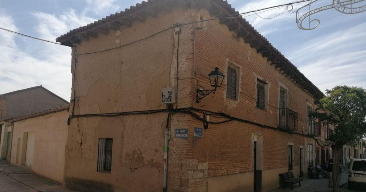 Siete casas del legado de Villachica y la parroquial de Tagarabuena, a la venta