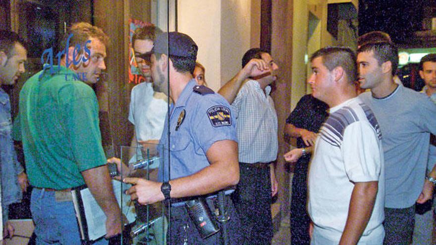 Imagen de archivo de una inspección realizada en un bar de sa Llonja.