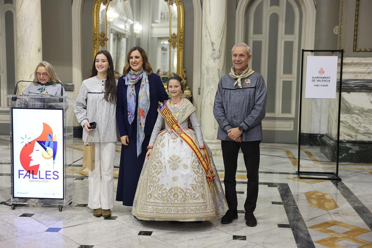 Catalá recibe a las Falleras Mayores Infantiles de Valéncia de la historia