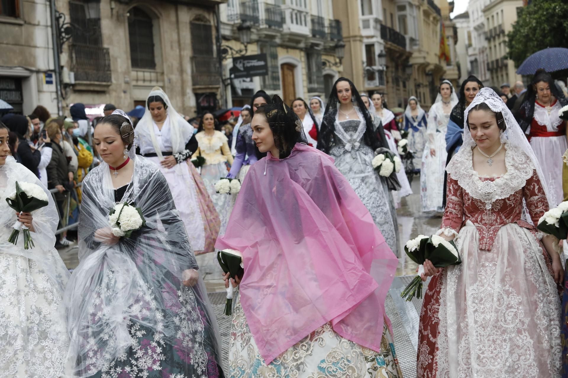 Búscate en el primer día de ofrenda por la calle de Quart (entre las 17:00 a las 18:00 horas)