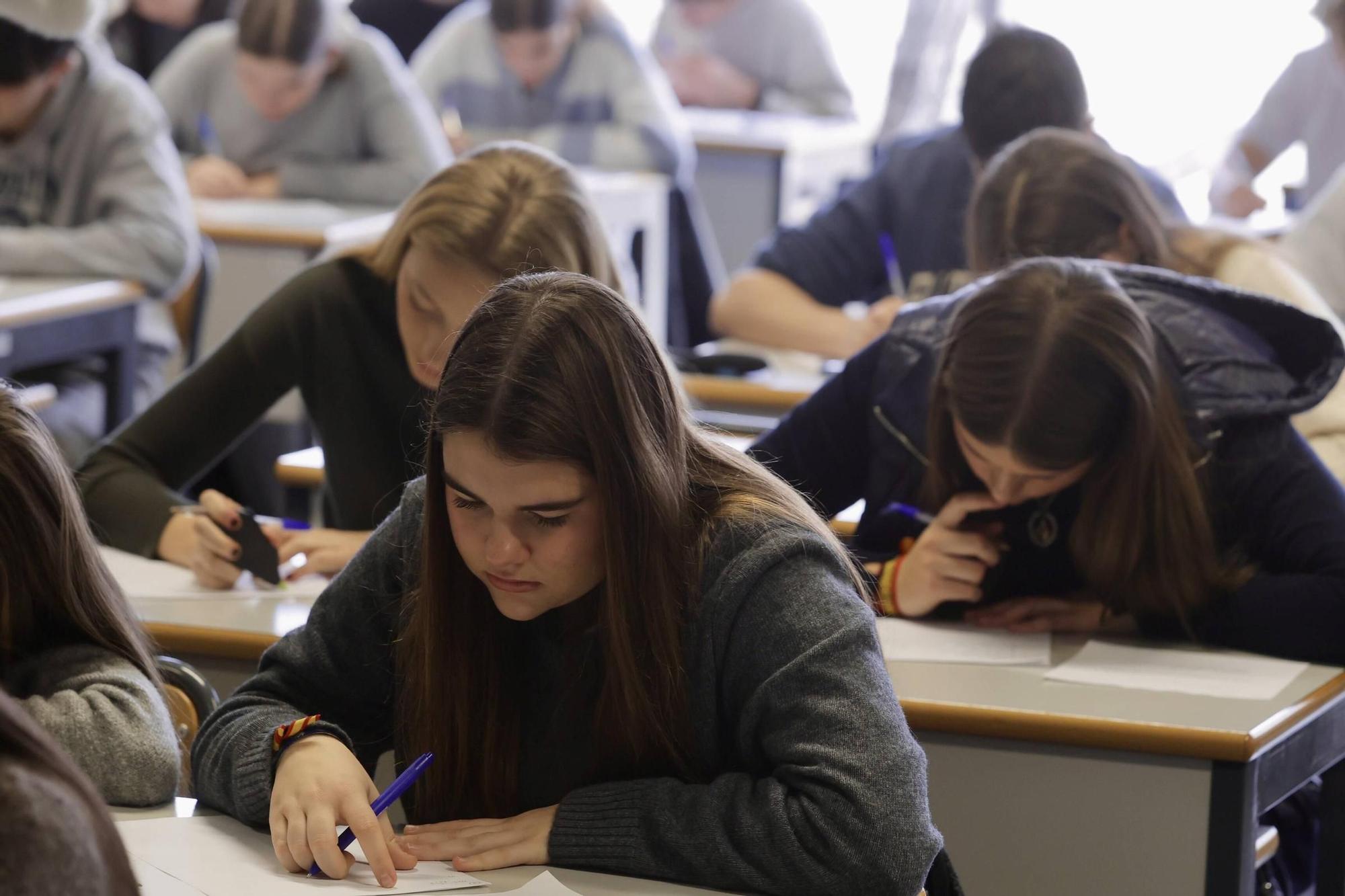 Dos mil niños participan en la Olimpiada Matemática que hoy ha organizado el Colegio Guadalaviar en la UPV