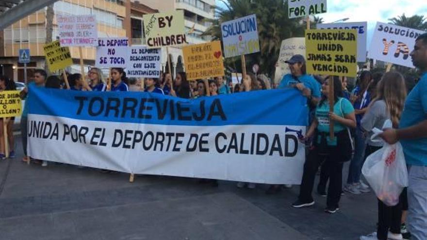 En las calles por la continuidad de las Escuelas Deportivas