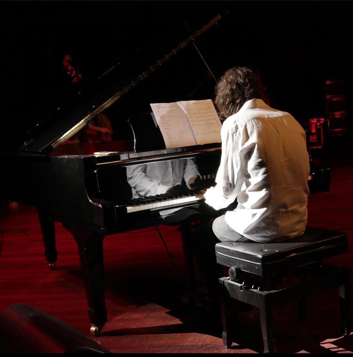 El trío del pianista Nacho Pérez abre la jam session en A Casa de Arriba.