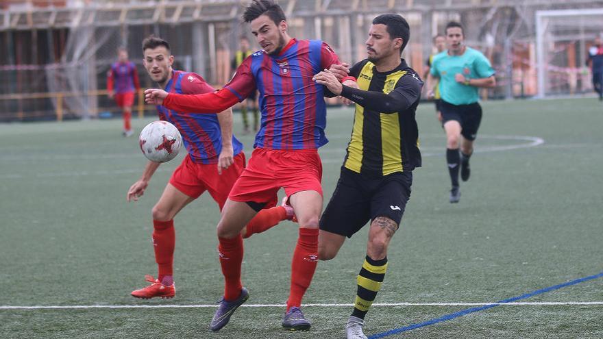 El balón parado condena al Eldense (2-1)