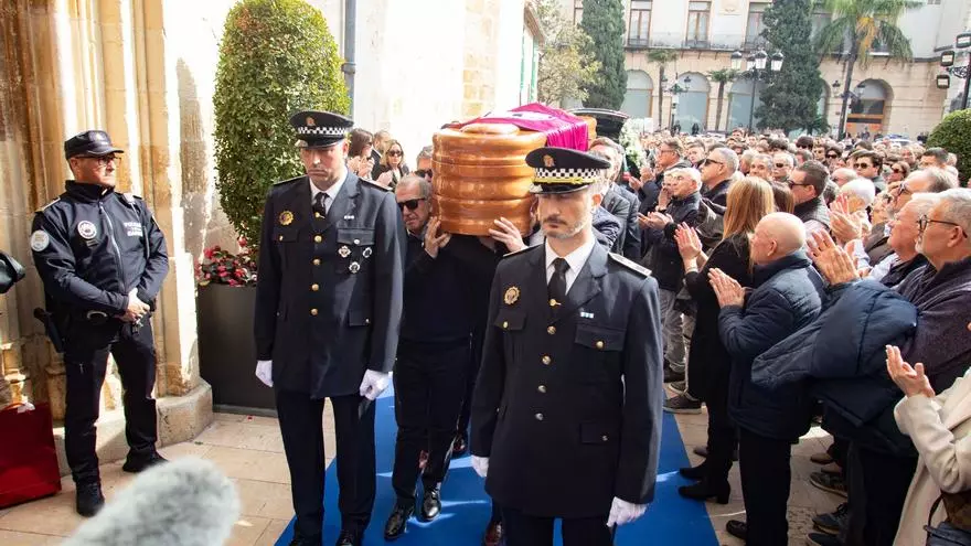 Gandia despide a su exalcalde Arturo Torró