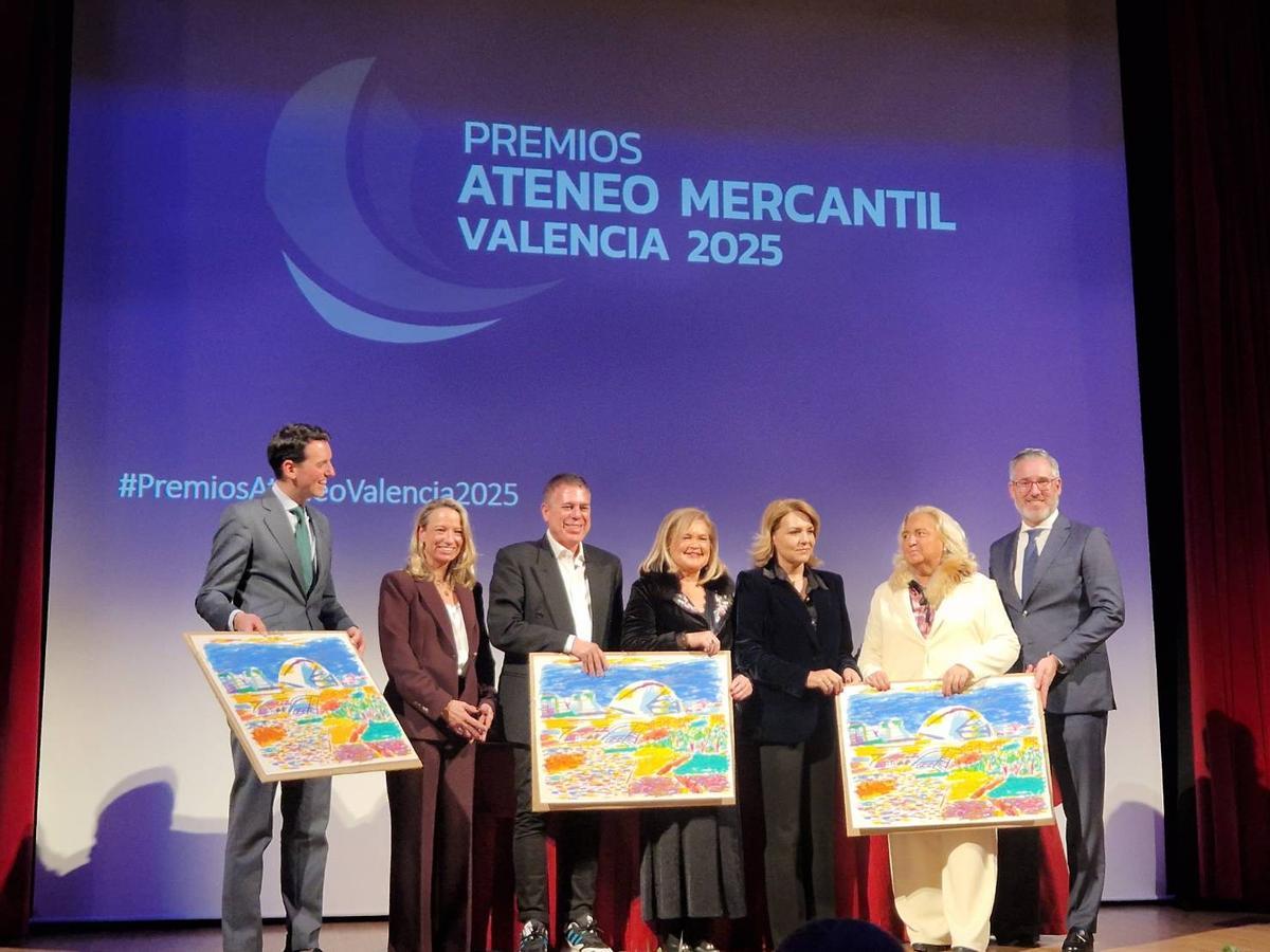 Carmen de Rosa con los premiados