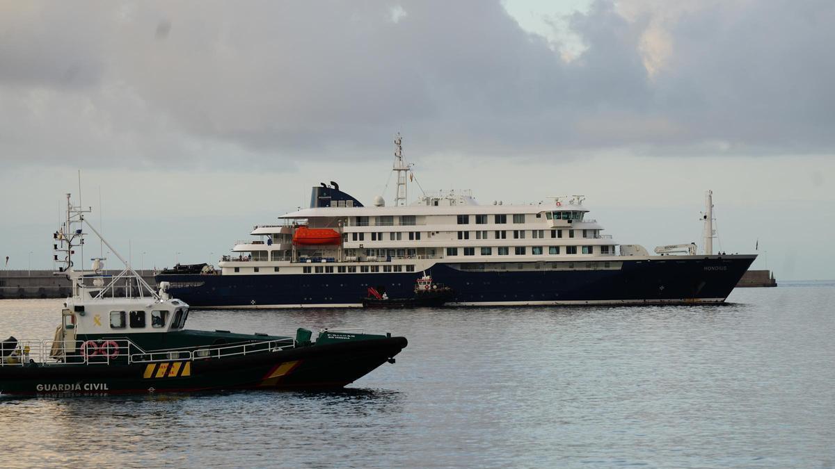 L'MV Hondius, al Port de Granadilla