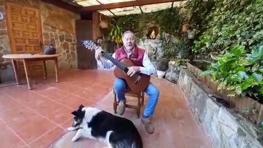 La dedicatoria del cantante Vicente Díaz a Pola de Siero