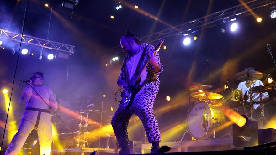 Rock, payasadas y Super Marios para los entroideiros