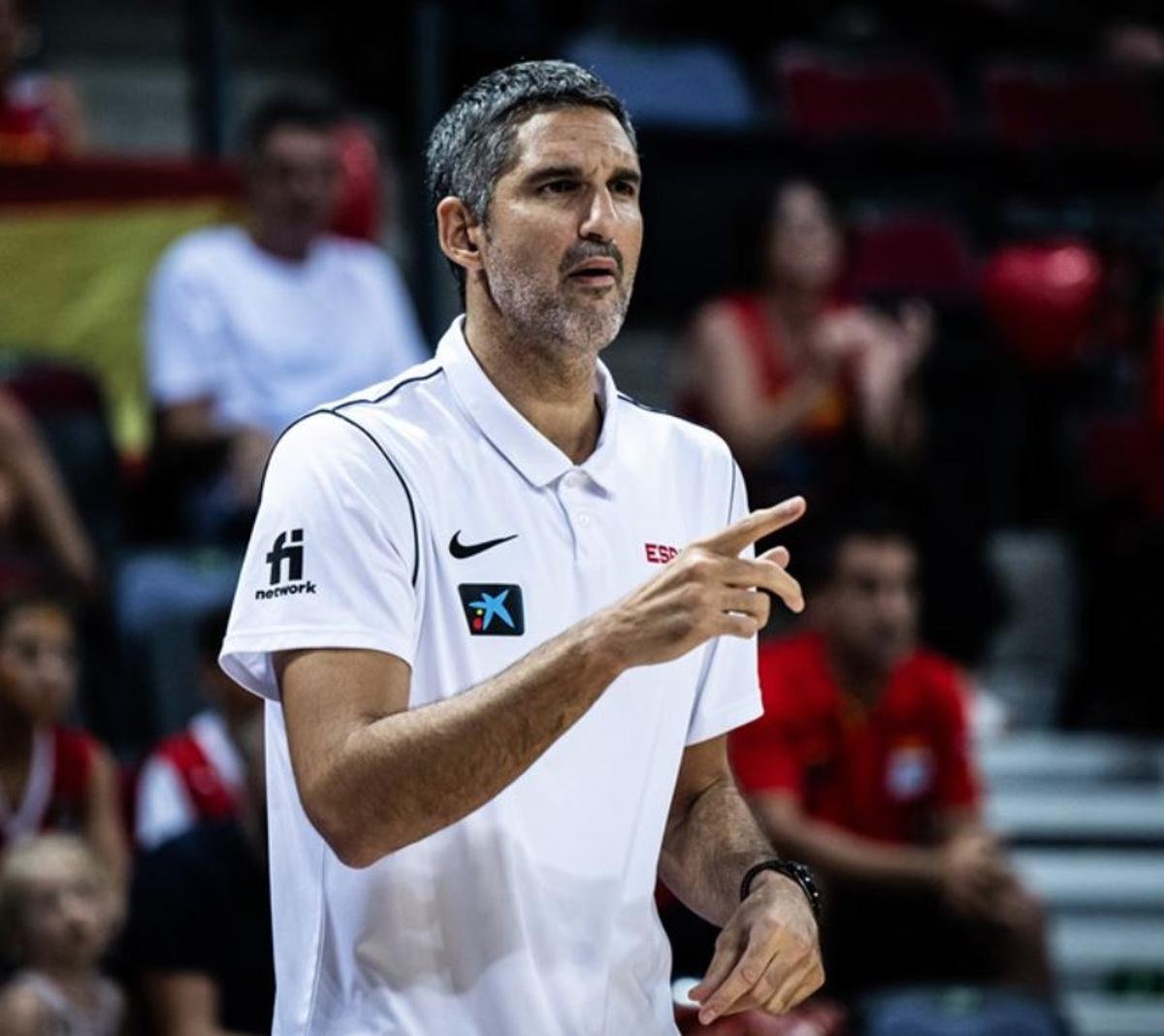 Hace apenas dos semanas, Rubén Burgos condujo a la Selección U20F al tercer puesto del Europeo