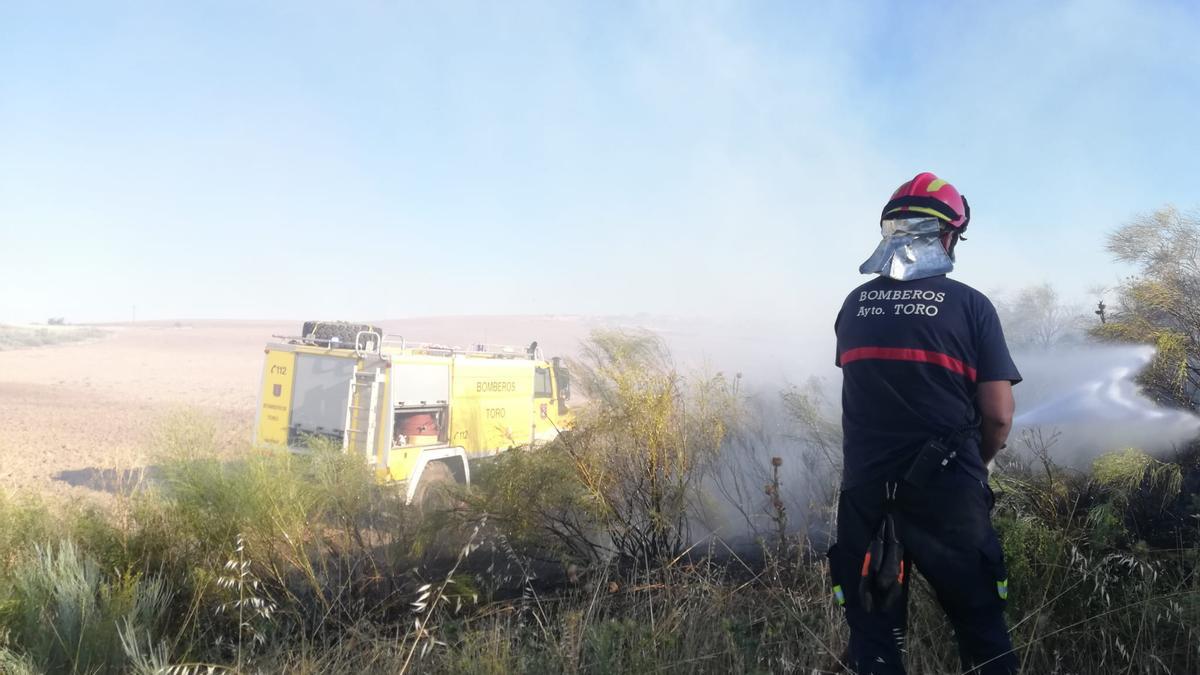 Extinción del incendio en Aspariegos