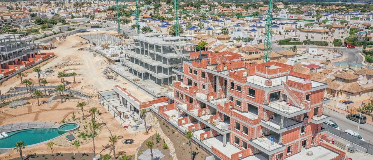 Desarrollo urbanístico en Orihuela Costa. | TONY SEVILLA