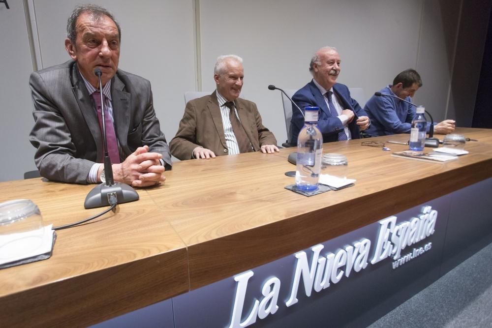 Vicente del Bosque participa en un acto con exjugadores del Oviedo