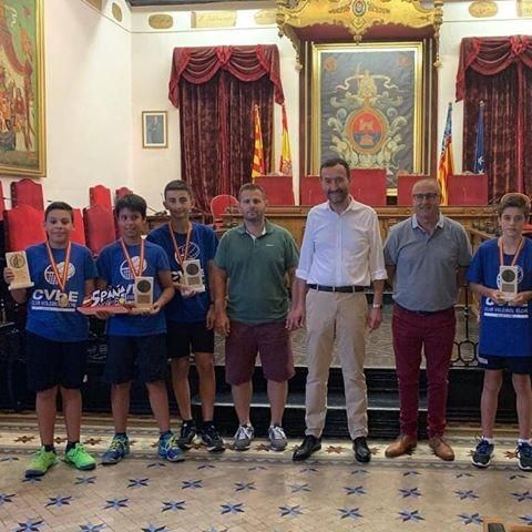 Los campeones de España de Voleibol alevín masculino de Elche, en la recepción en el Ayuntamiento