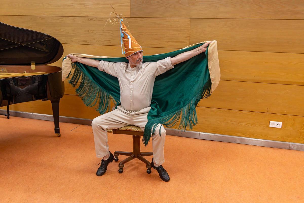 En la sala de ensayo de "Vicenta Lorca": memoria, cuerpo y música en la Compostela que danza En la sala de ensayo de "Vicenta Lorca": memoria, cuerpo y música en la Compostela que danza