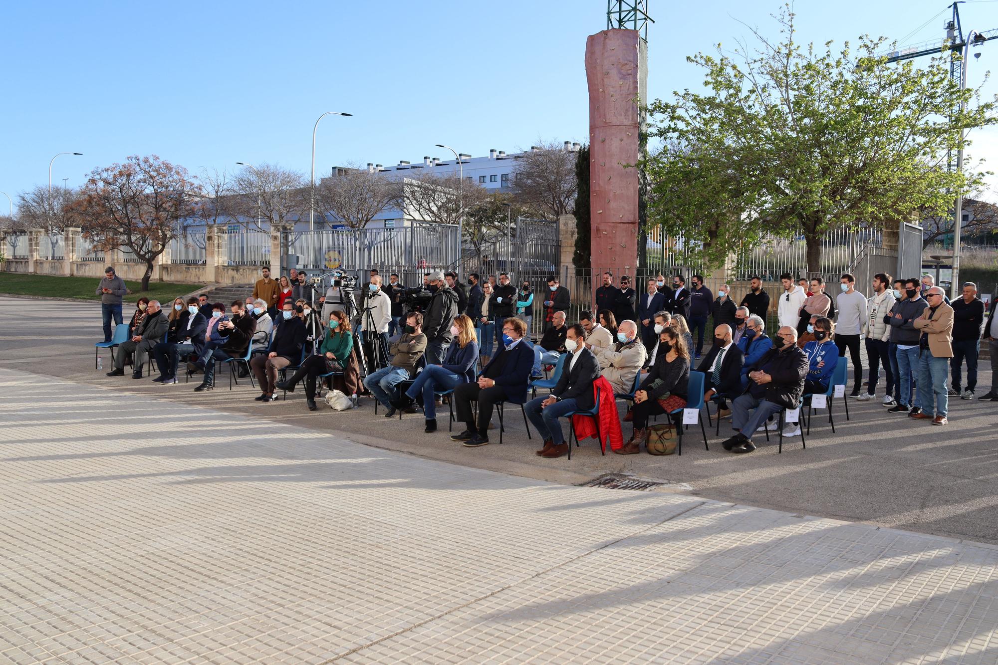 Descubren una placa en Son Moix en memoria de Miquel Jaume