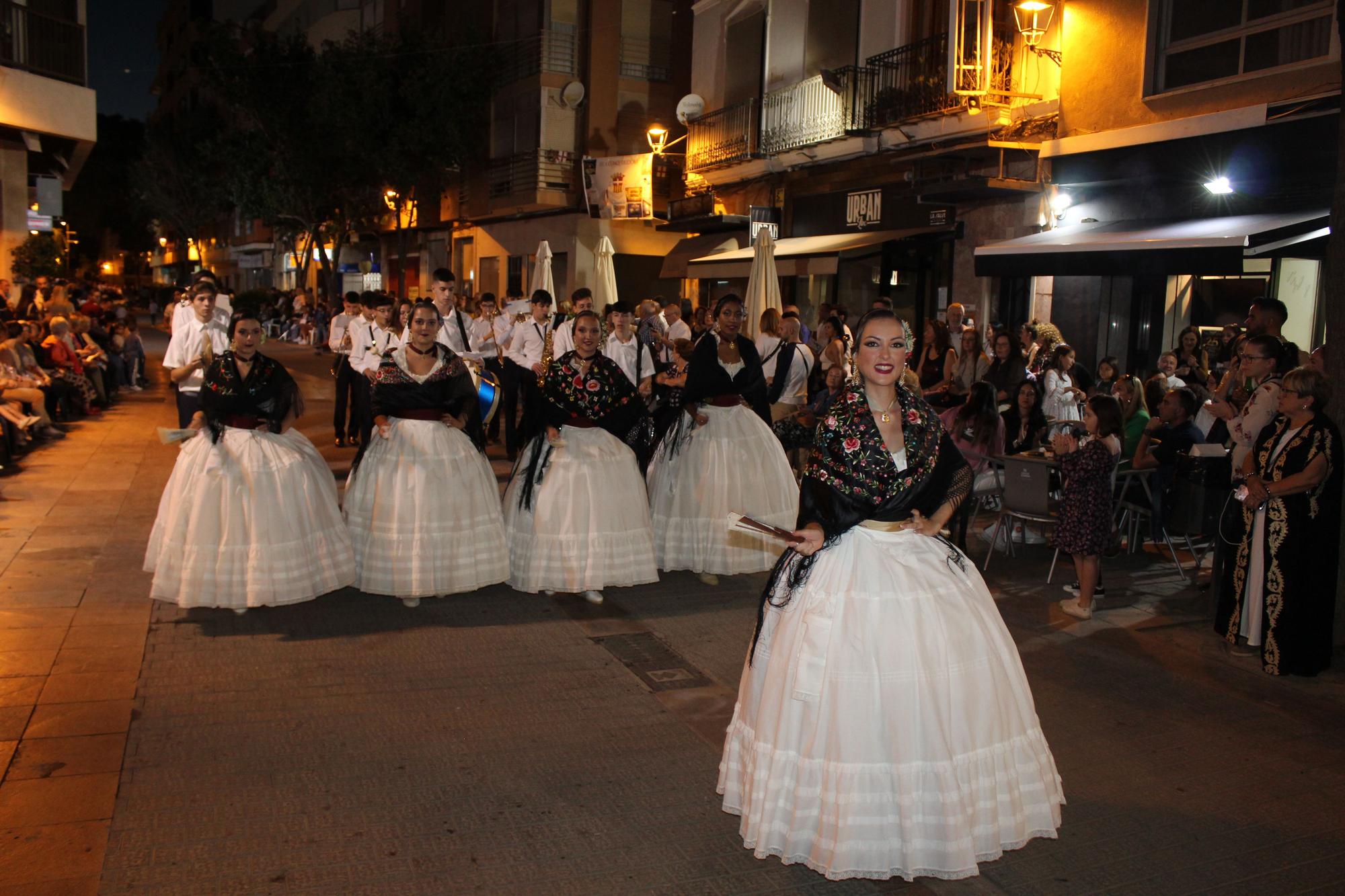 Los Moros y Cristianos conquistan la Vila de Alzira