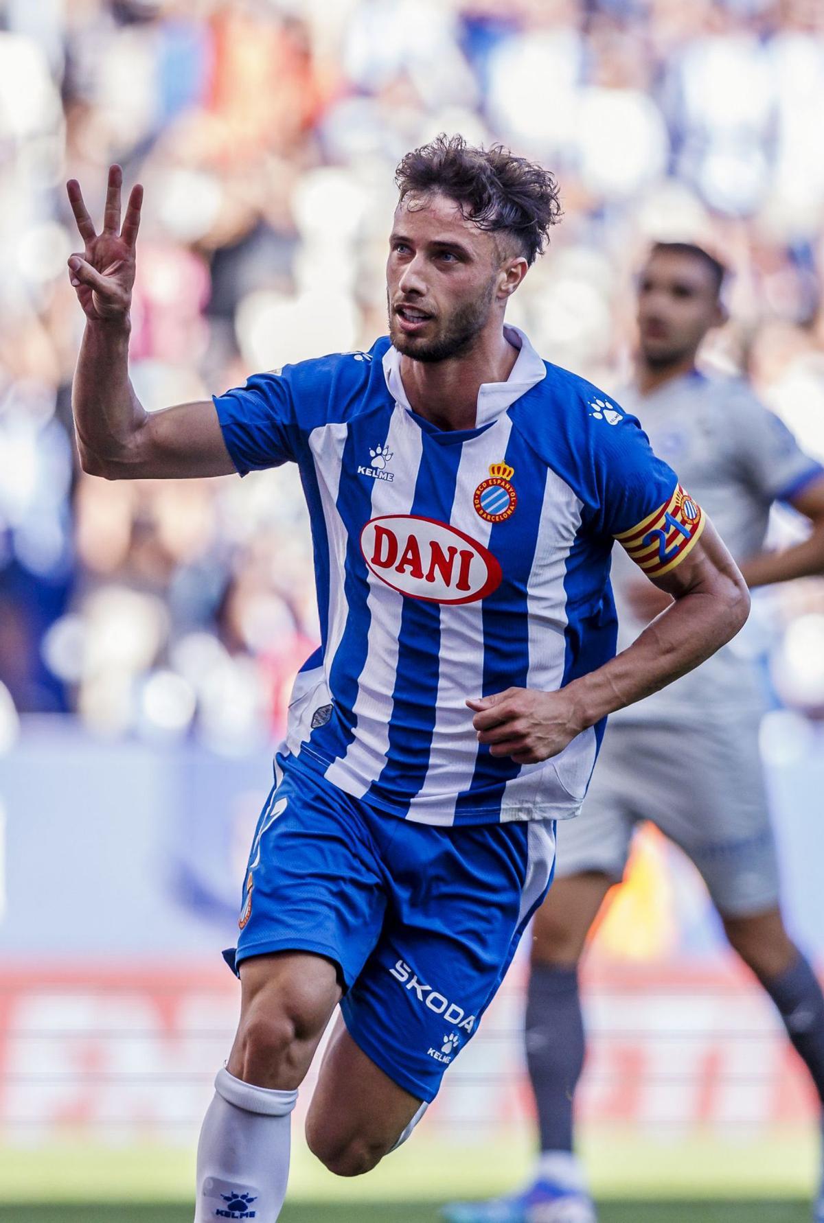 Puado lidera l’Espanyol amb un ‘hat-trick’ letal