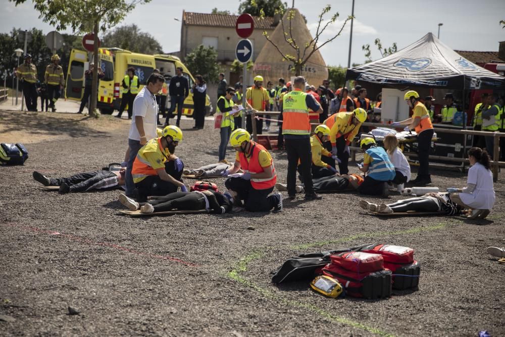 Simulacre d''accident amb drons a l''aeroport.