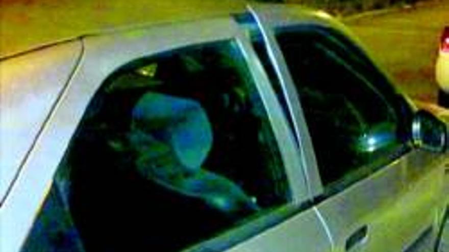 Detenido un joven por robar en 5 coches en Novelda y Sagrajas