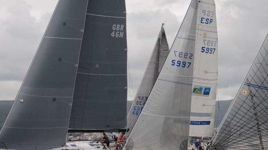 Un momento de la salida de la regata en Aguete. // Desmarque