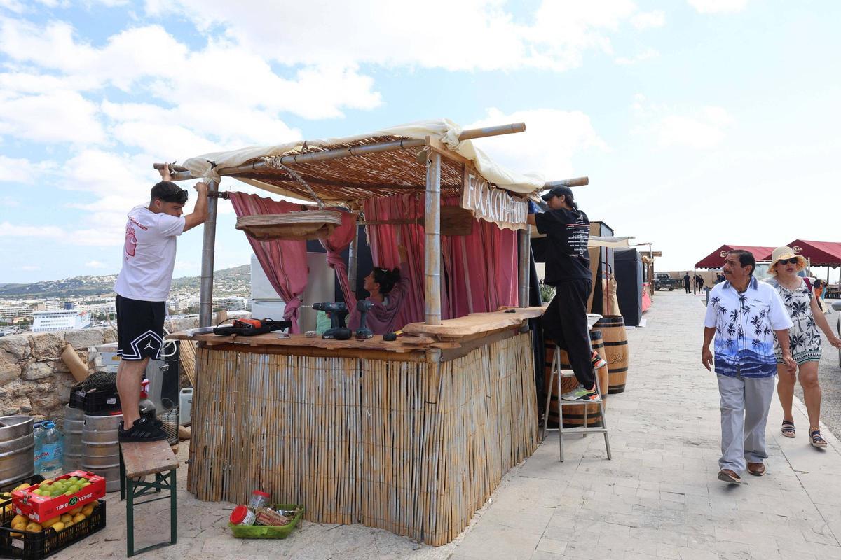 Preparativos de la Feria Ibiza Medieval