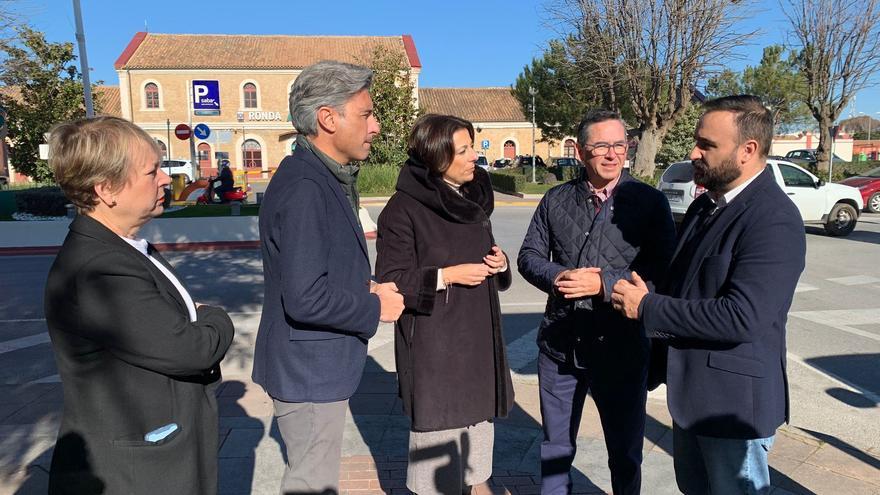 El portavoz de Transportes, Movilidad y Agenda Urbana del PP en el Congreso, Andrés Lorite, visita Ronda (Málaga).