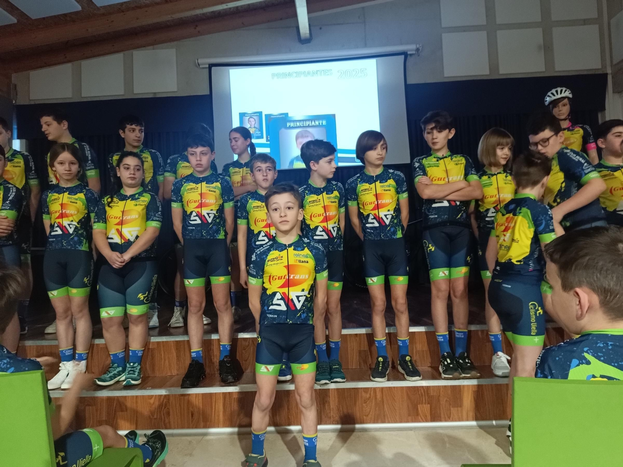 La Escuela de Ciclismo de Viella celebra su Gala Presentación de Temporada