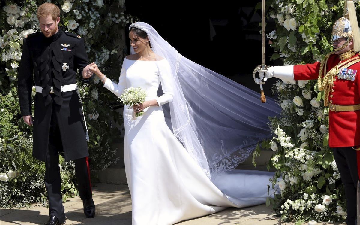 lmmarco43403414 prince harry and meghan markle leave st george s chapel afte180519151250