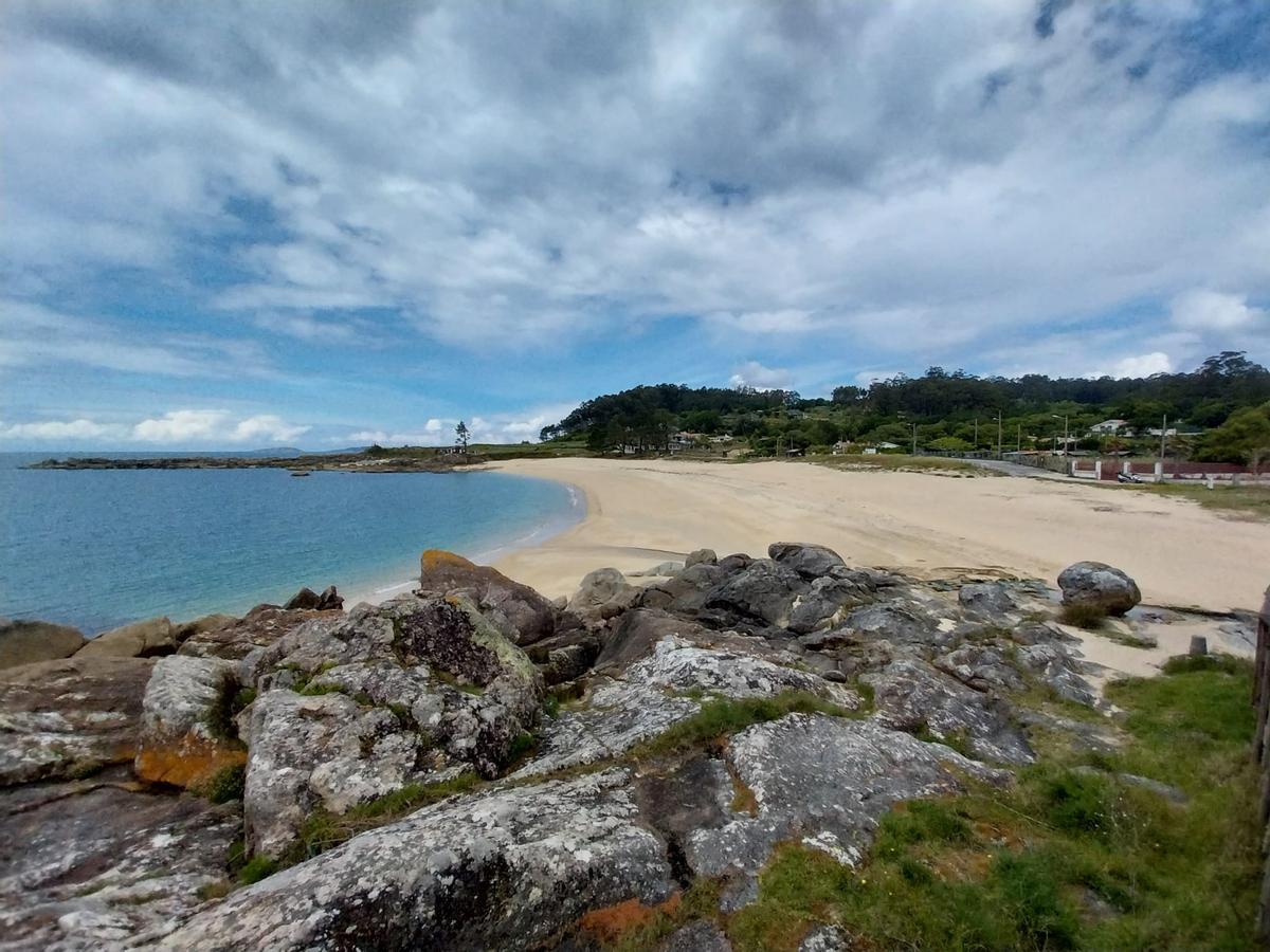 La playa de Area de Bon, en Beluso, que está dentro de la Zona de Especial Conservación (ZEC) Cabo Udra y la Red Natura 2000.