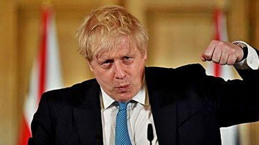 Boris Johnson ofrece desde Downing Street los últimos datos sobre la epidemia.