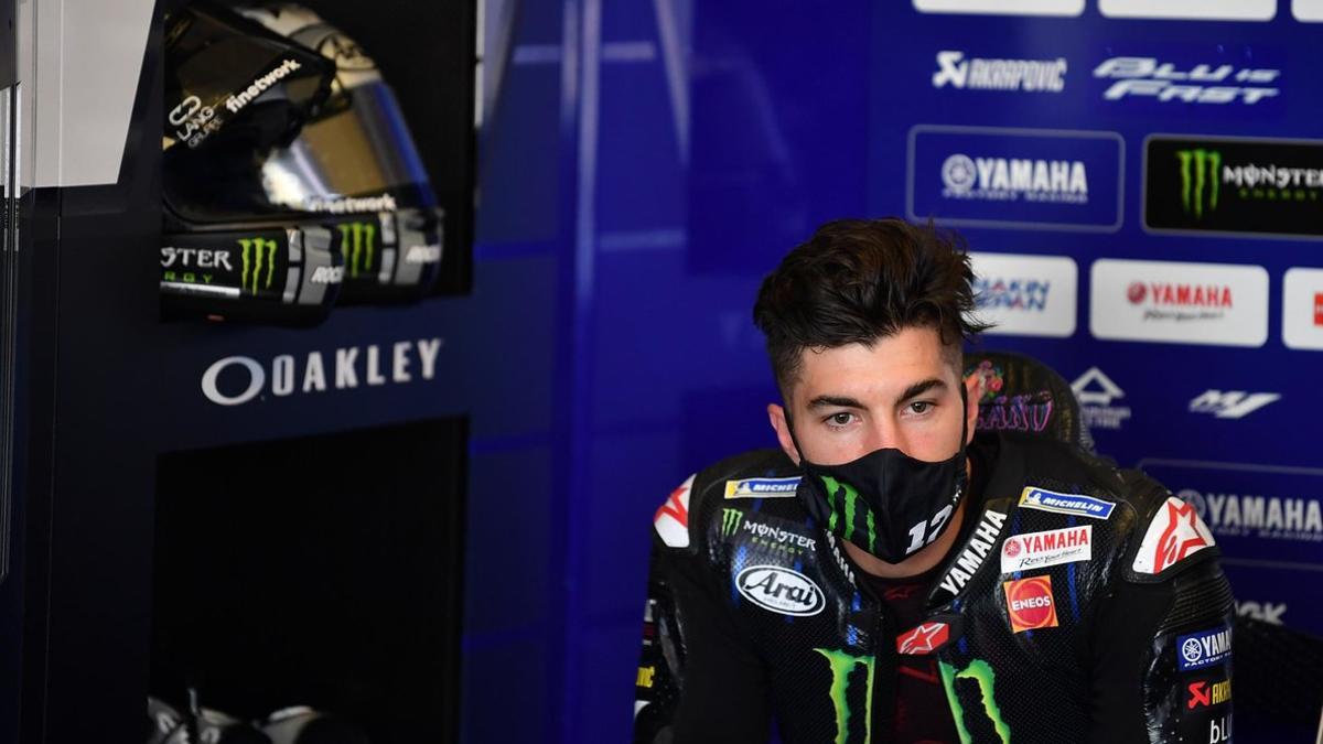 Maverick Viñales, en el box de Yamaha