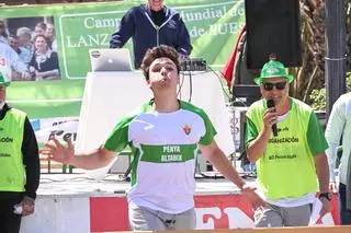 Elche afina la puntería...con huesos de dátil