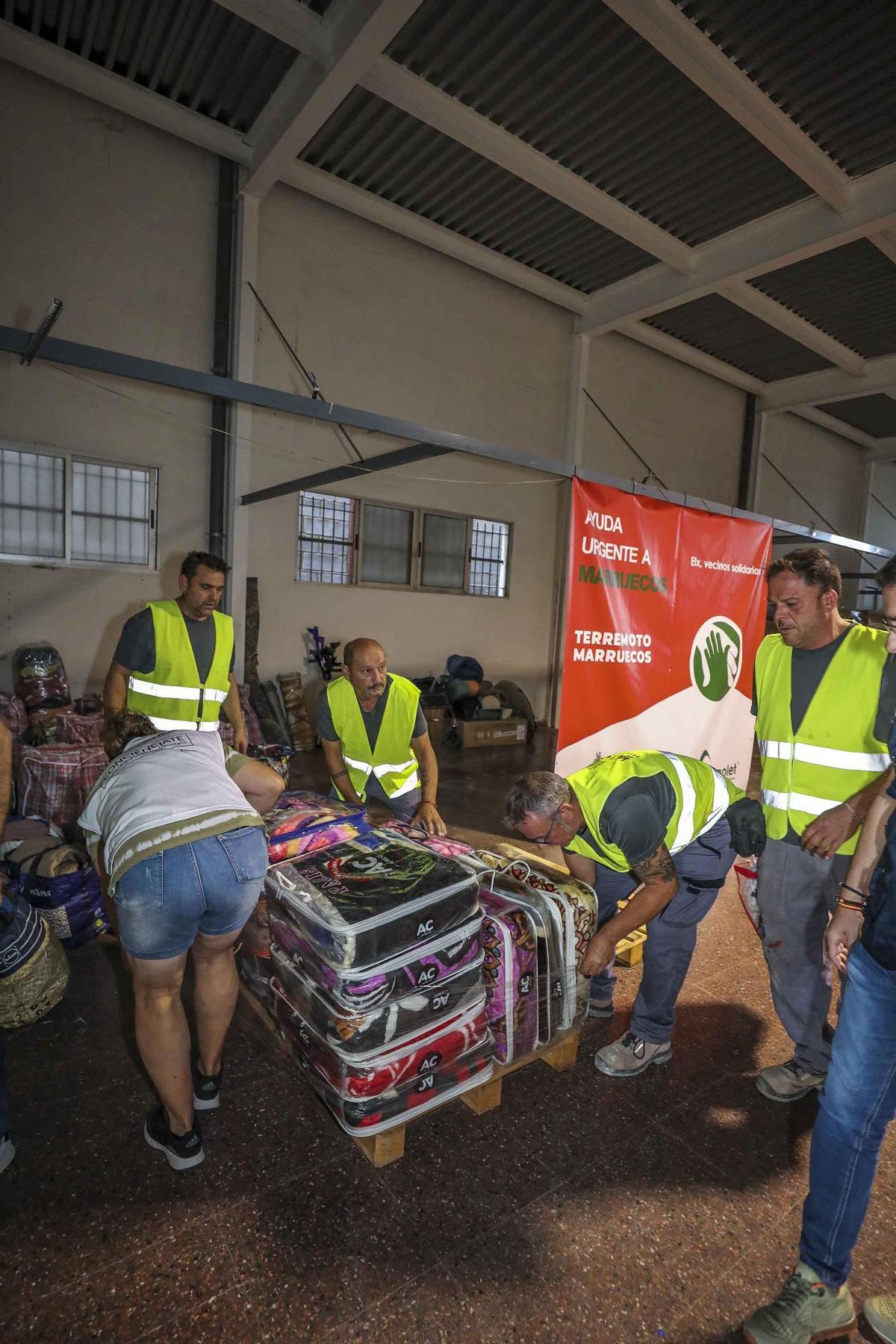 Elche envía hoy a Marruecos tres tráilers con 70 toneladas de ayuda humanitaria