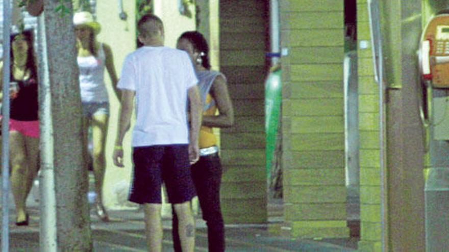 Una escena de prostitución en Magaluf. Se investigan posibles conexiones con la presunta trama policial corrupta.