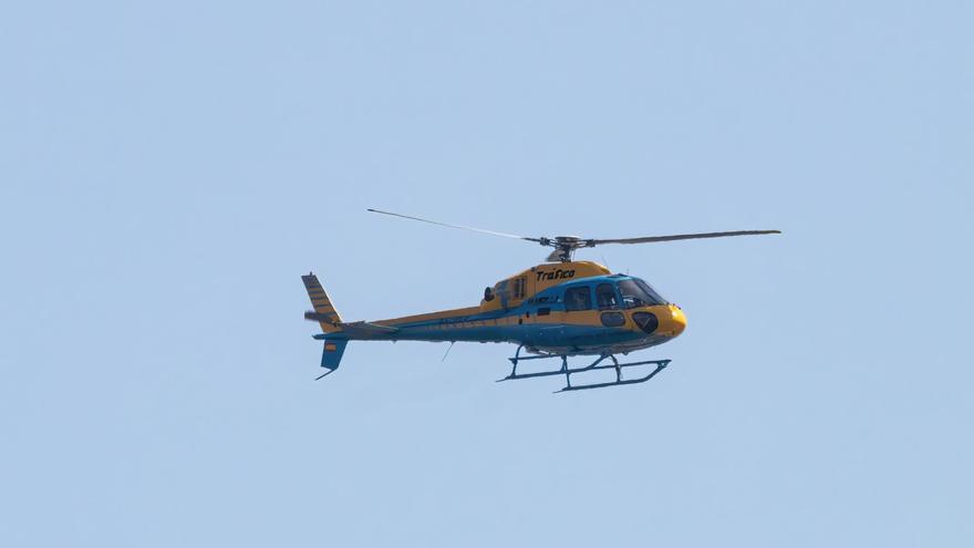 ¿Puede multar el helicóptero Pegasus de la DGT por la noche?