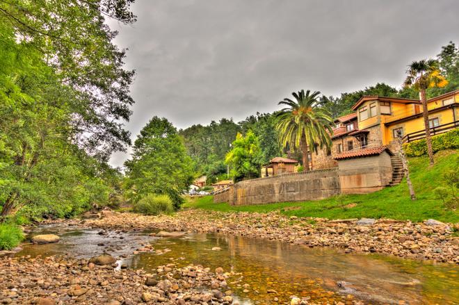 Casas, un roachuelo, un puente romano... Liérganes lo tiene todo.