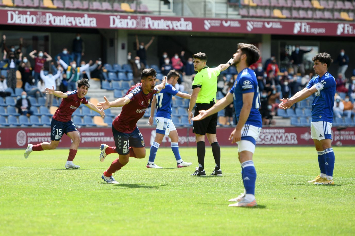 La emocionante permanencia del Pontevedra: goles y lágrimas en Pasarón