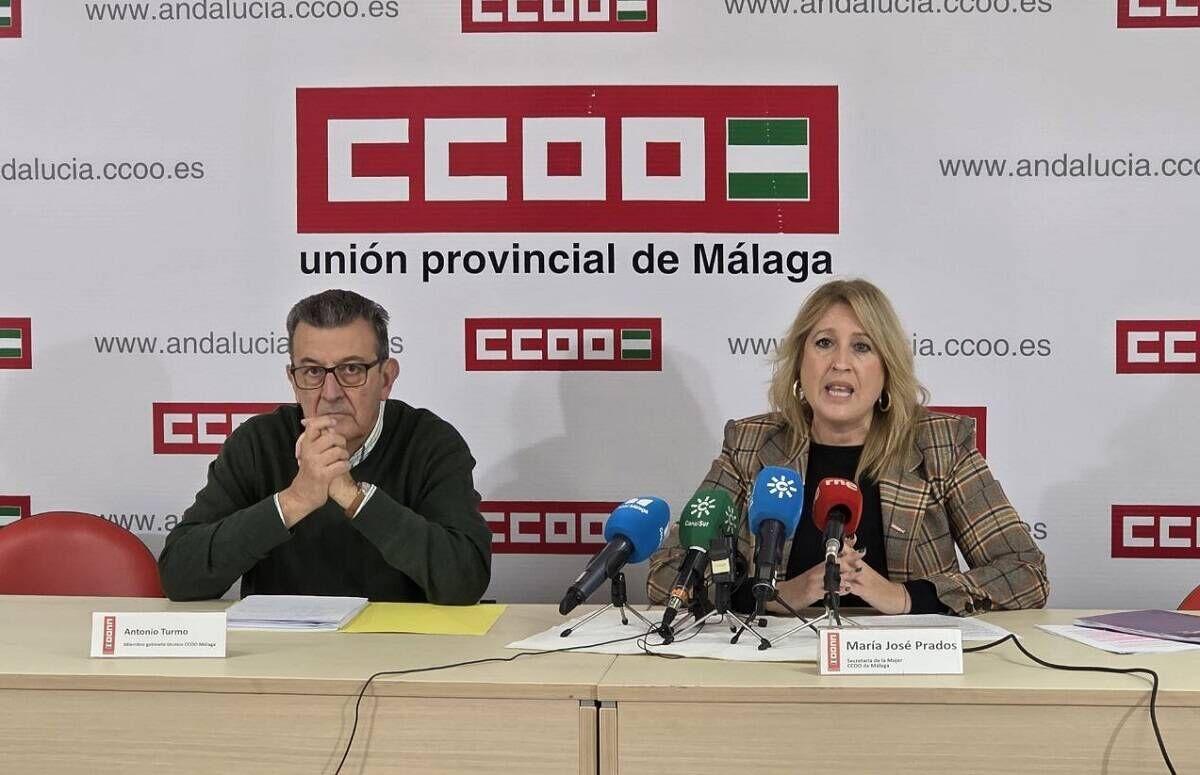 La secretaria de Empleo de CCOO en Málaga, María José Prados y el integrante del gabinete técnico, Antonio Turmo