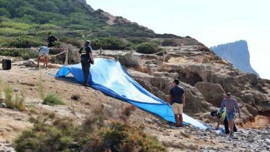 El cuerpo sin vida hallado en el mar fue trasladado a Cap des Falcó.