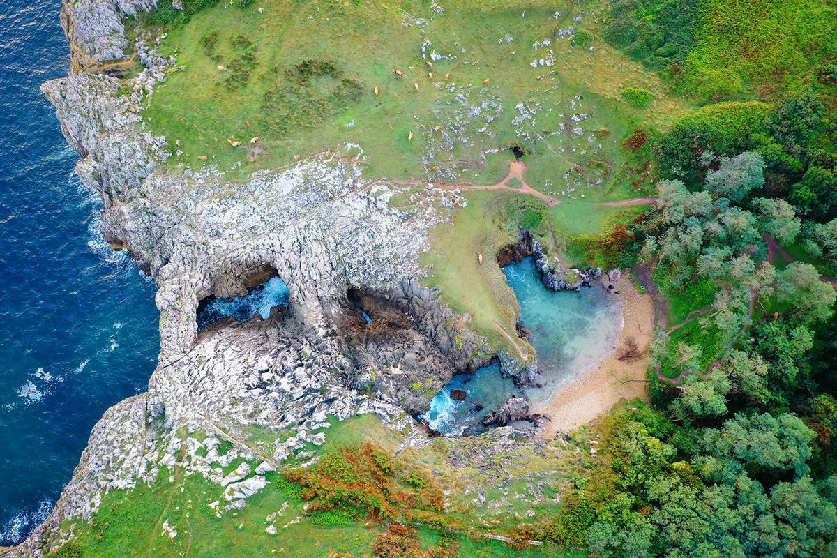 "Cenicienta", fotografía de la playa de Cobijeru, en Buelna.